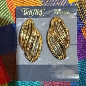 Vintage Trifari Gold Tone Swirl Earrings